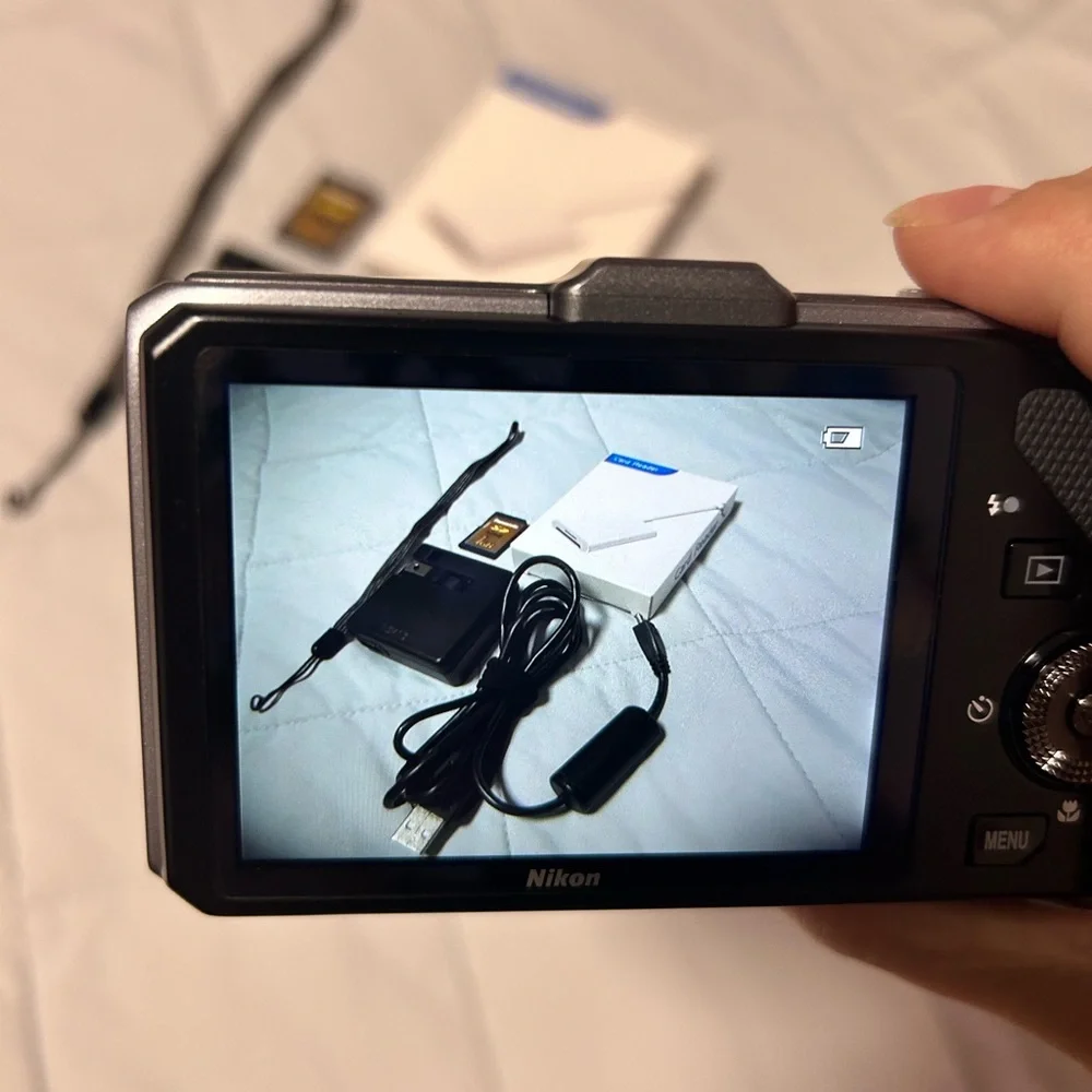 Nikon Coolpix S9300